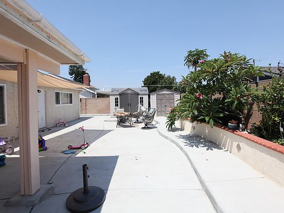 3rd image of 9211 Dickens Cir