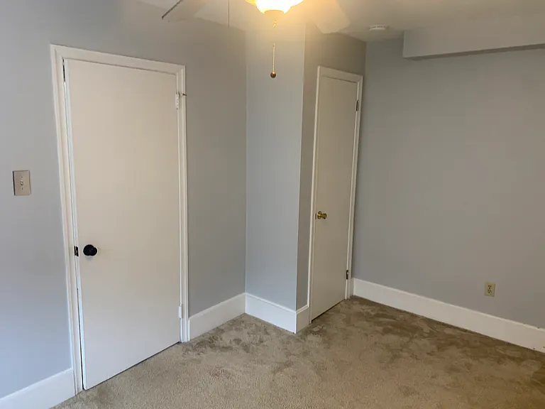 328 E King Street — Photo 14