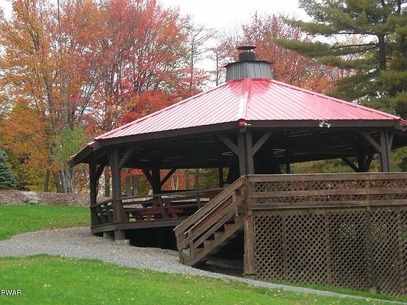 4th image of 661 Stowe Ln