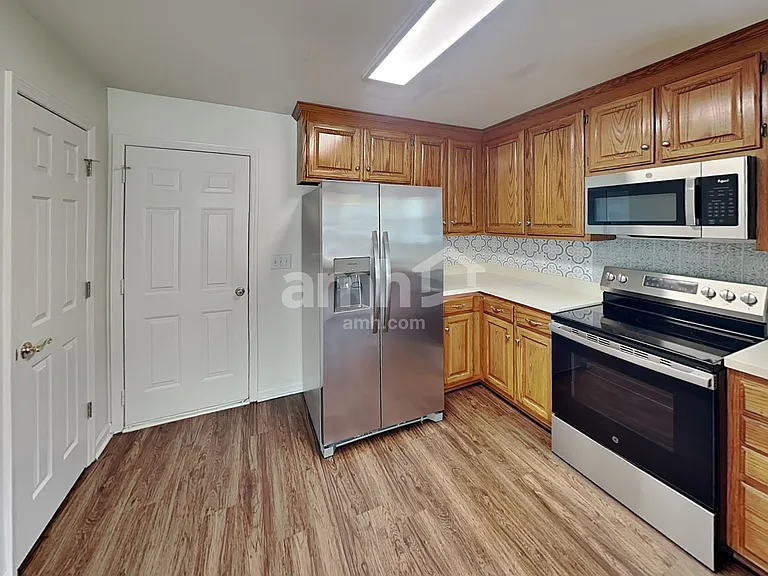 1914 Amacher Dr — Photo 3