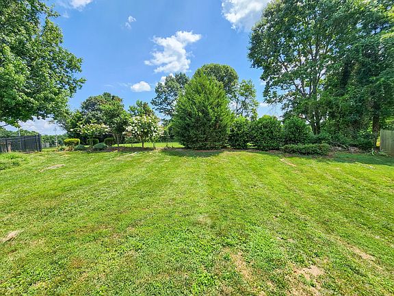 5th image of 1603 Mary Ellen Ct