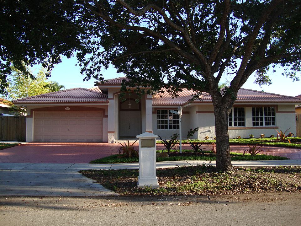 2nd image of 15460 SW 115th Ter