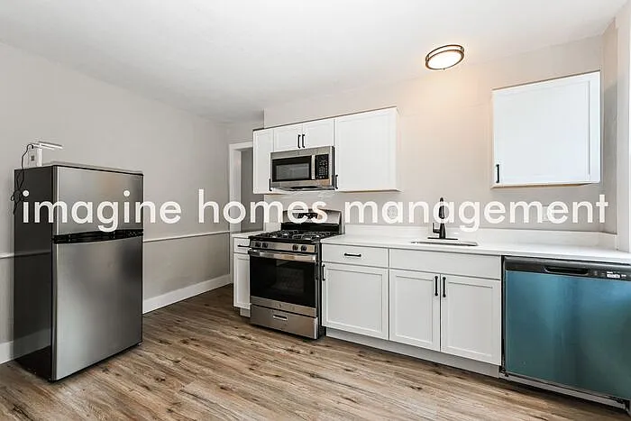 164 S 15th St #1 — Photo 6