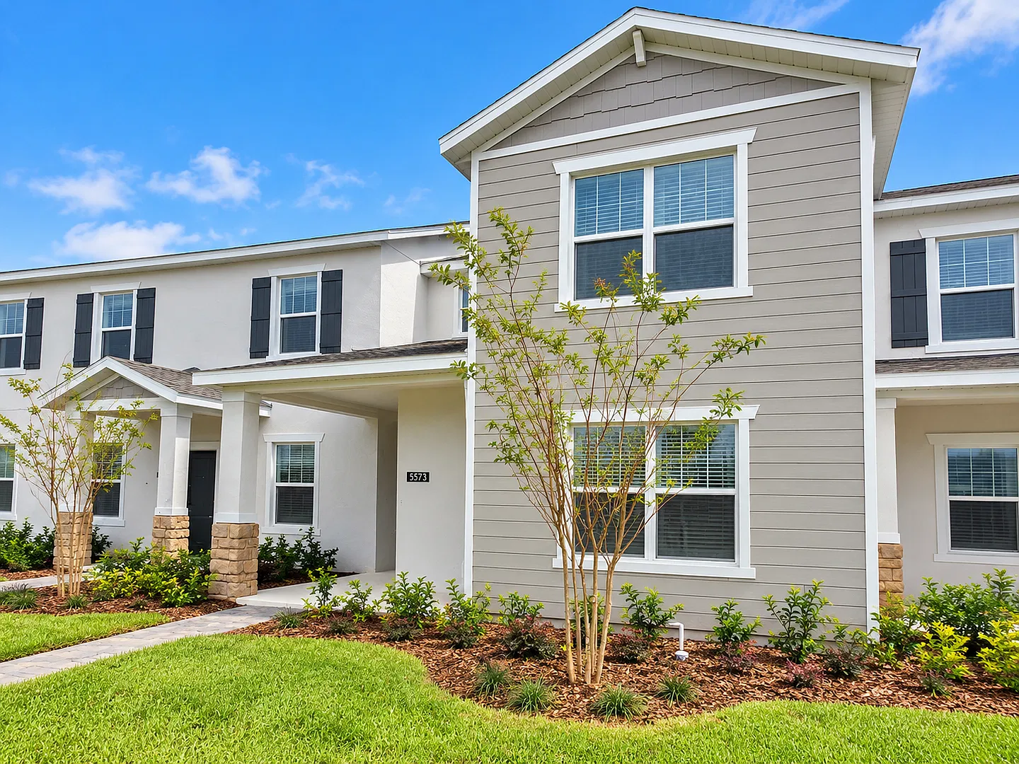 Brand New 4-Bedroom Townhome In Bridgewalk! — Photo 2