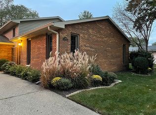 2624 Lemont Dr, Springfield, IL 62704