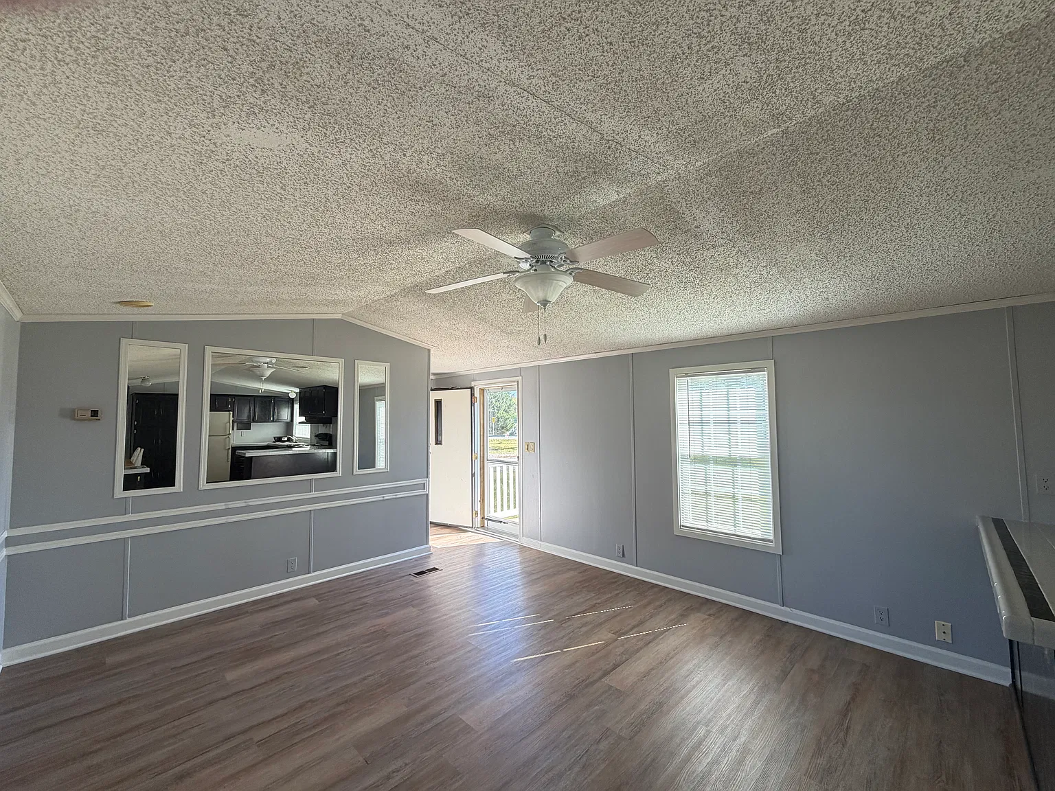 2 bed, 800 sqft, $1,000 — Photo 3