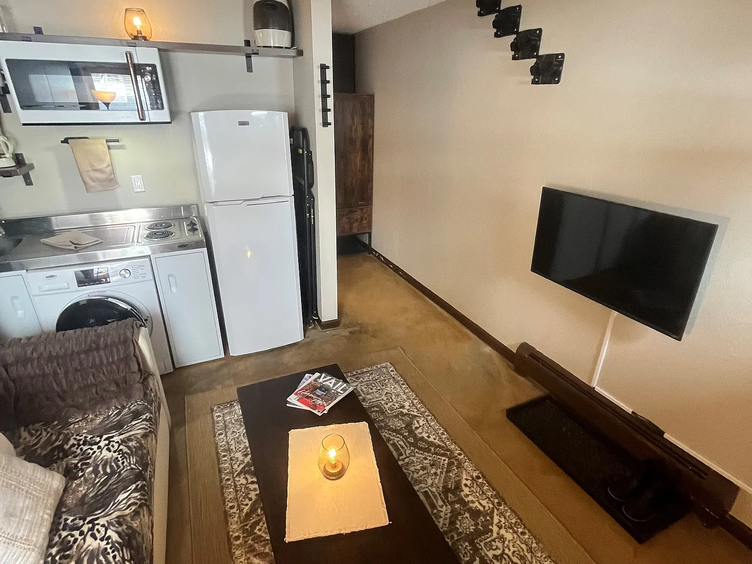 Studio, 300 sqft, $1,500 — Photo 4