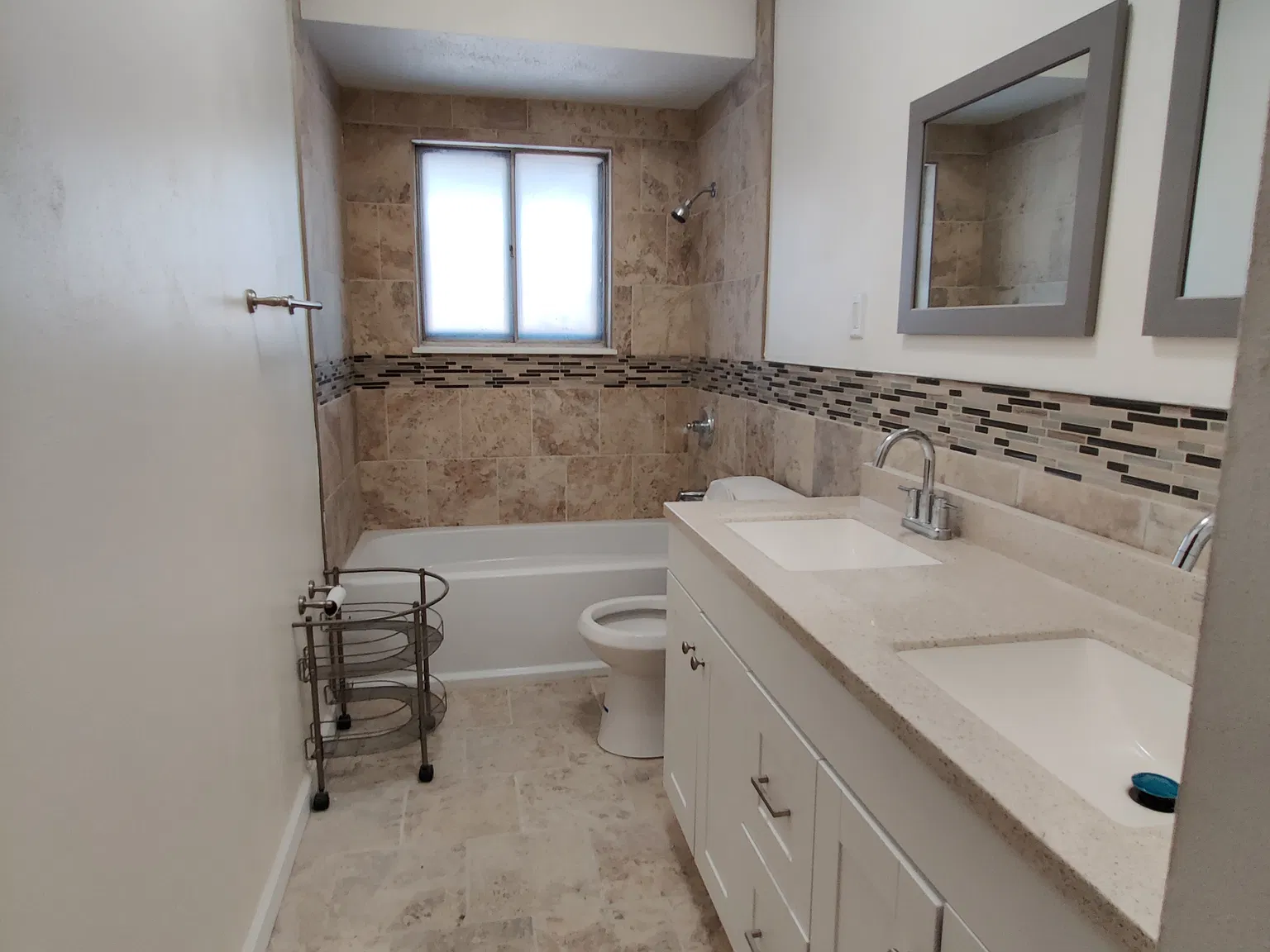 5 bed, 1568 sqft, $2,500 — Photo 3