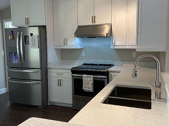 3rd image of 2124 Bayhill Dr