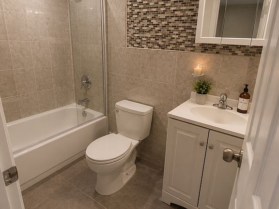 2nd image of 22016 108th Ave #1B