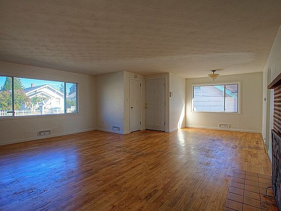 5th image of 6812 S Park Ave