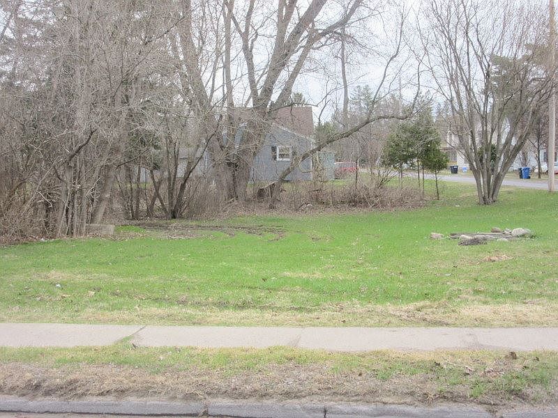 2nd image of 117 Miner St