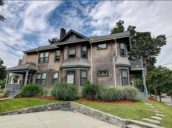 173 Rochambeau Ave Floor 2, Providence, RI 02906