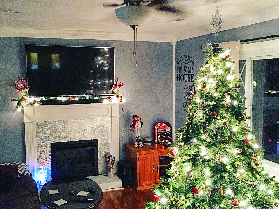 2nd image of 9036 Peaks Rd