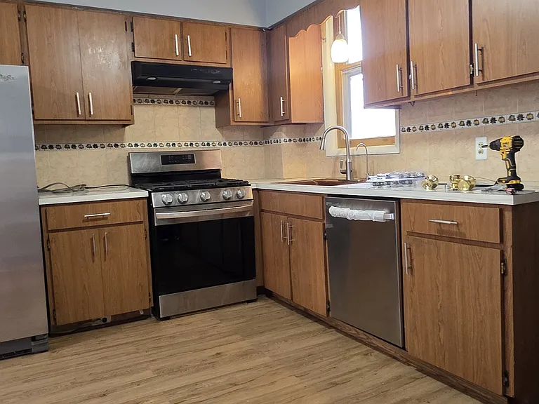 372 W Academy St — Photo 11