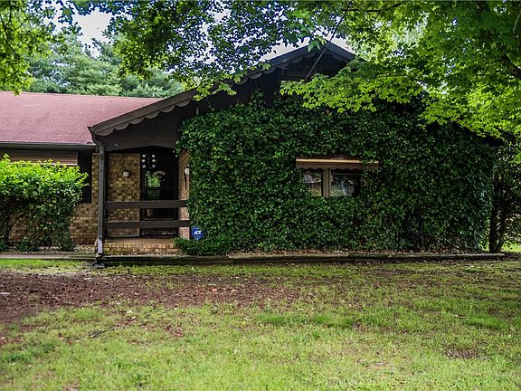 2nd image of 705 Valley West Dr