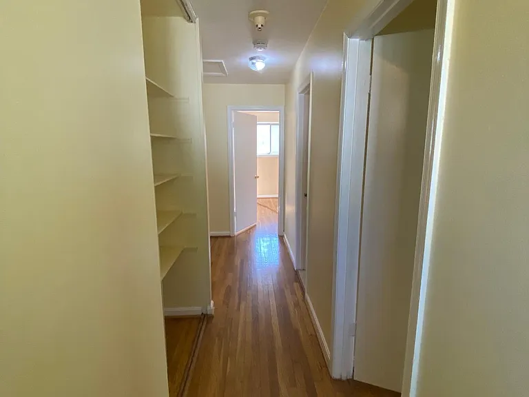 5506 Southampton Dr — Photo 17