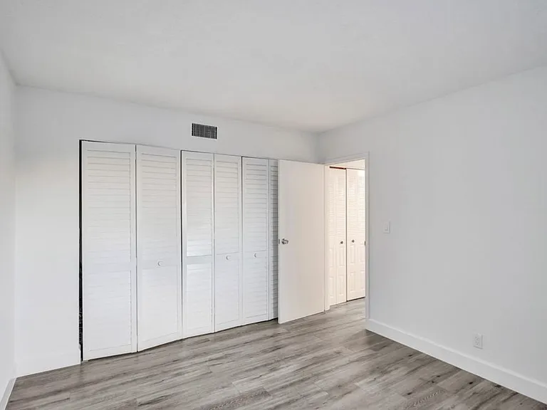 300 Waterway Dr S #205 — Photo 10