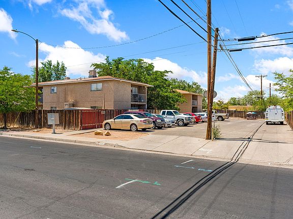 3rd image of 225 Virginia St SE