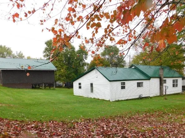 27 High St, Clarendon, PA 16313