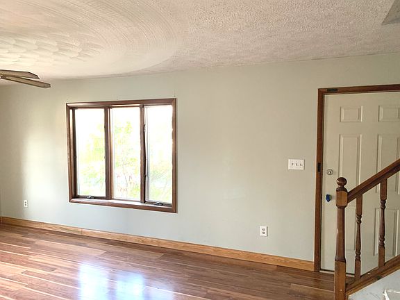 4th image of 738 Clinton St