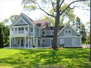 3rd image of 698 White Swan Dr