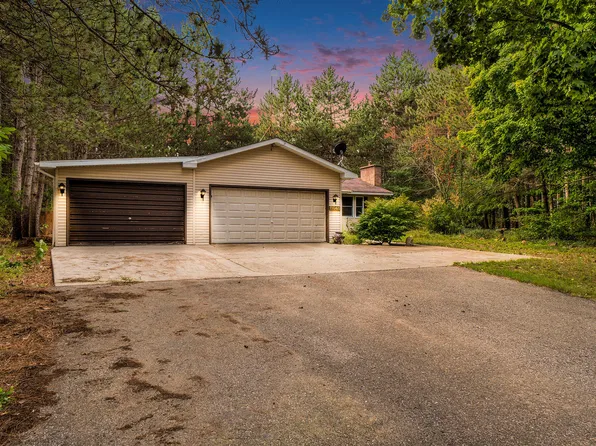 11065 Scenic Dr, Honor, MI 49640
