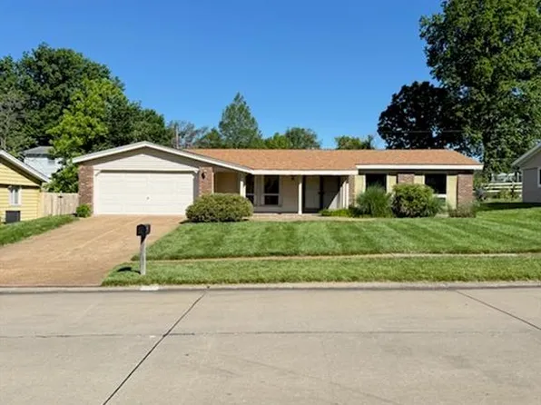 5011 Tealby Ln, Saint Louis, MO 63128