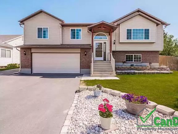 2nd image of 3035 Kelly Dr