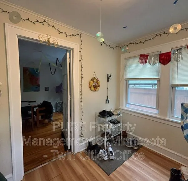 237 Cedar Lake Rd N #2 — Photo 3