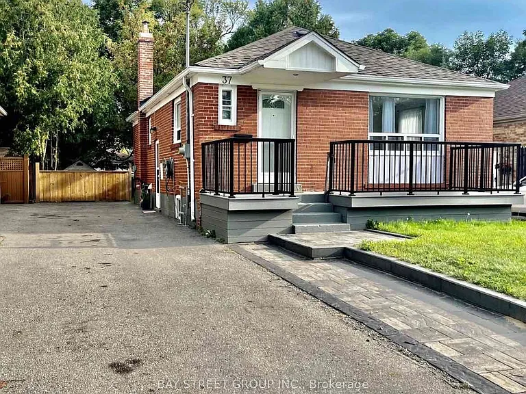 37 Bayard Ave #MAIN FLOOR — Photo 3