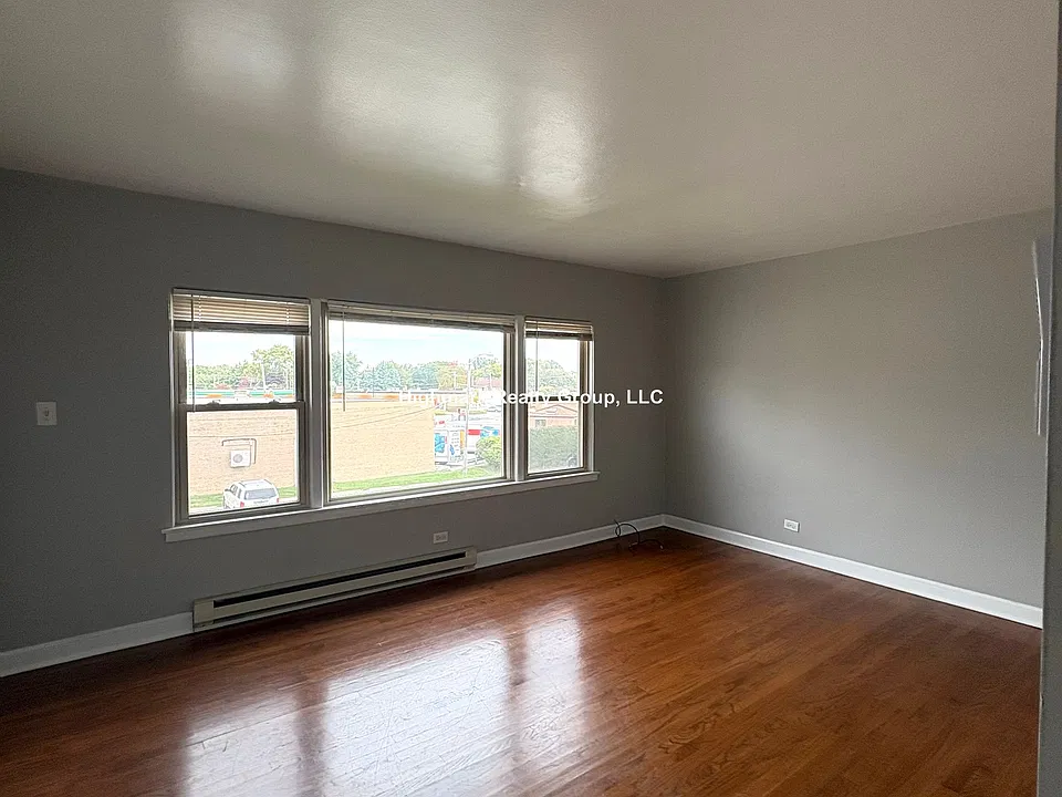 7630 1/2 N Milwaukee Ave #3A