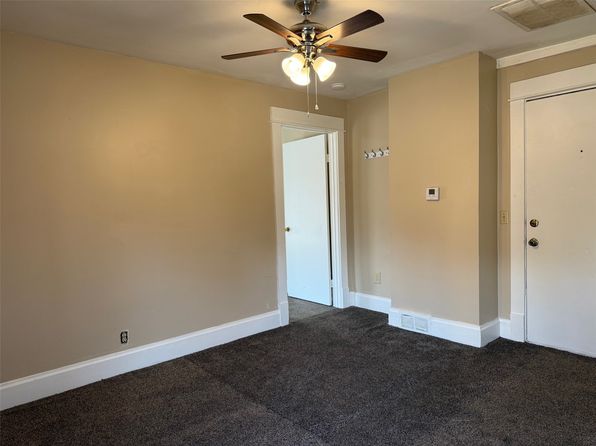 des-moines-iowa-251547870 picture