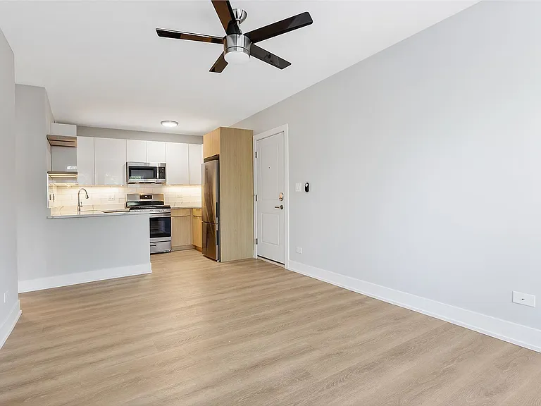 The 1521 Sherwin — Photo 44