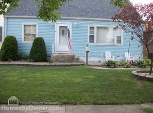 915 S 3rd Ave, Kankakee, IL 60901