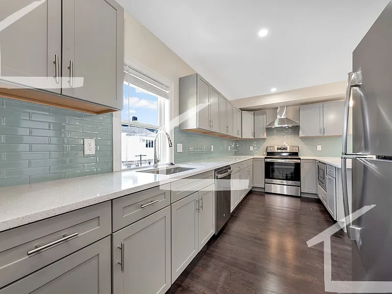 43 Wright Ave #2A — Photo 24