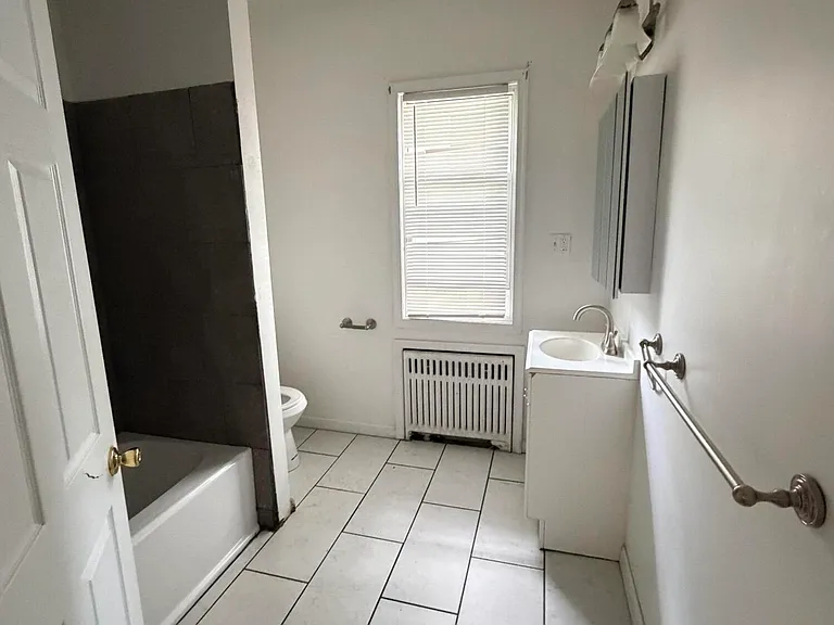 1607 Mulberry St #2 — Photo 6