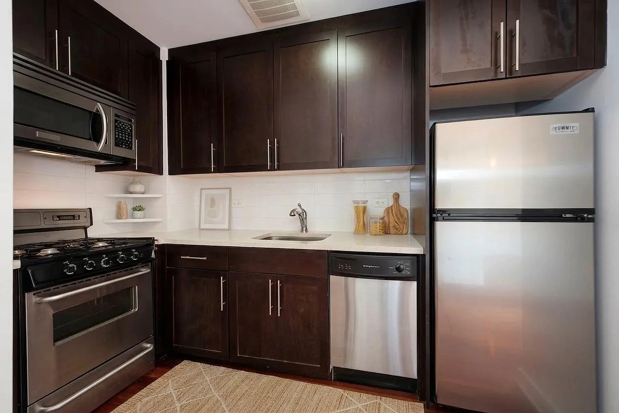 454 Manhattan Avenue — Photo 3