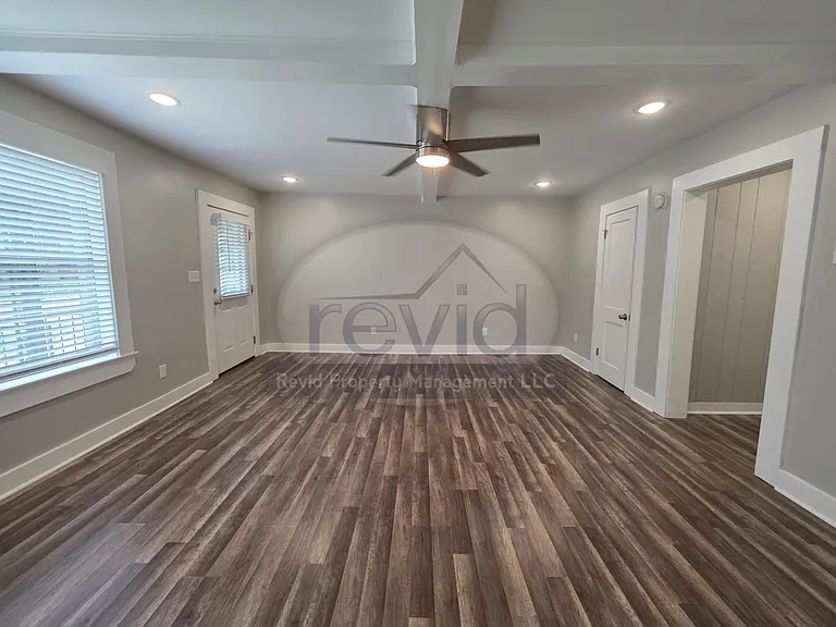 3523 Barwood Cir. — Photo 9