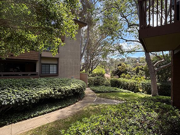 3rd image of 8860 Villa La Jolla Dr Unit 106