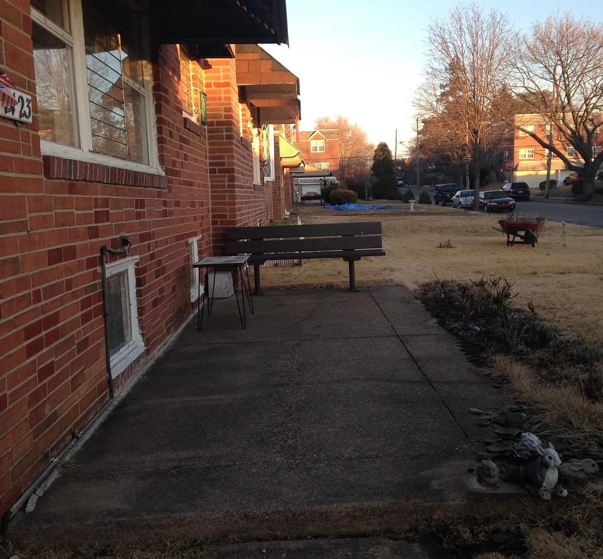 4 bed, 1046 sqft, $2,400 — Photo 2