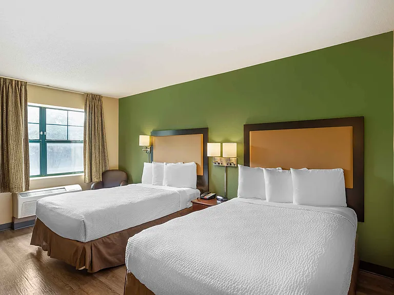 Studio Suite - 2 Full Beds