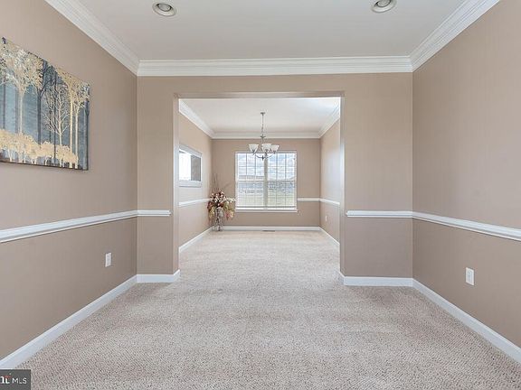 4th image of 5712 Woodbine Ct
