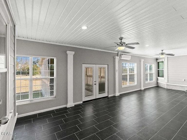1041 Plantation Dr — Photo 12