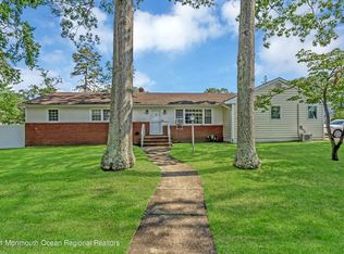 410 Wells Ave, Oakhurst, NJ 07755