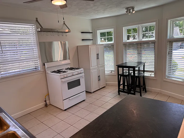 407 Roth Blvd — Photo 4