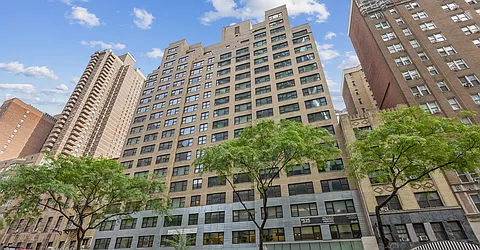 Park Towers South at 315 West 57th Street in Hell&#39;s Kitchen
