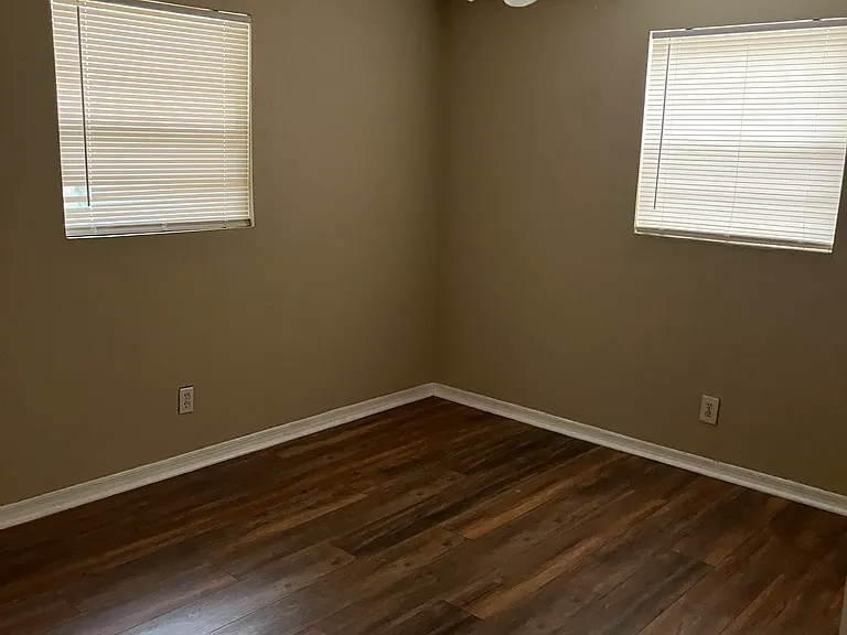 504 Belmont St — Photo 40