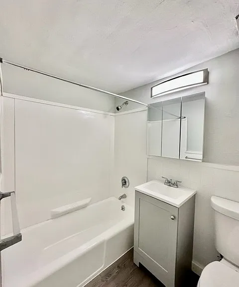480 Norfolk St — Photo 11