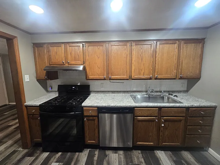 2903 W John St — Photo 17
